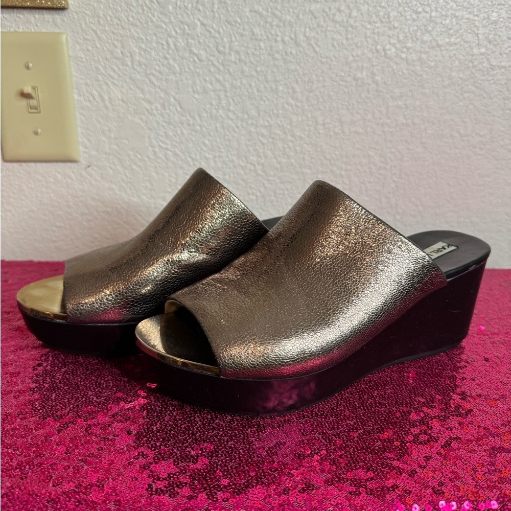 KARL LAGERFELD đź©¶ Metallic Silver Wedge Slip-On Sandals đź©¶ (Womens Size 8) - Picture 3 of 12